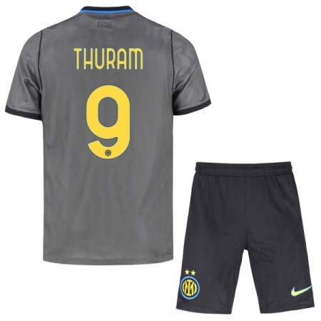 Inter Milan Thuram 9 Lasten Kolmas 2026-27 - Jalkapallo Pelipaidat (S/S) Inter Milan Thuram 9 Lasten Kolmas 2026-27 - Jalkapallo Pelipaidat (S/S)