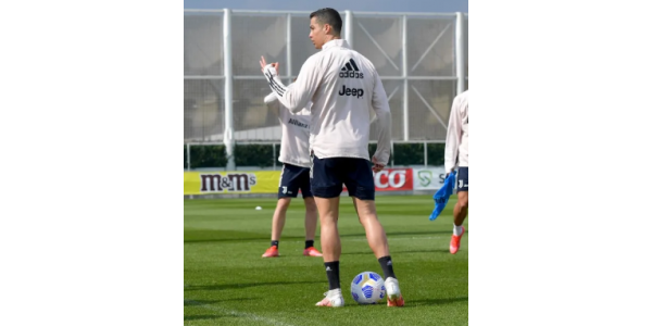 Cristiano Ronaldo vastaa, kunnia kuuluu joukkueelle Cristiano Ronaldo vastaa, kunnia kuuluu joukkueelle