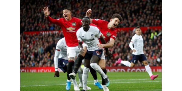 Solskjaerin viisi puolustajaa + puolustava vastahyökkäys, kopioi Mourinho? Solskjaerin viisi puolustajaa + puolustava vastahyökkäys, kopioi Mourinho?